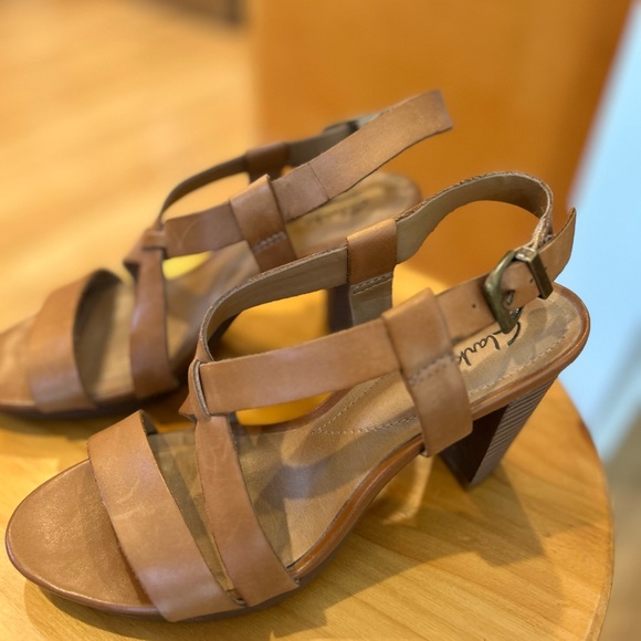 Clark’s Dress Heel - Picture 2 of 6